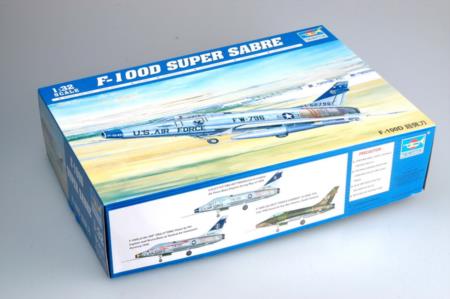 Trumpeter 2232 1 32 F 100D Super Sabre Attack 9580208022321  